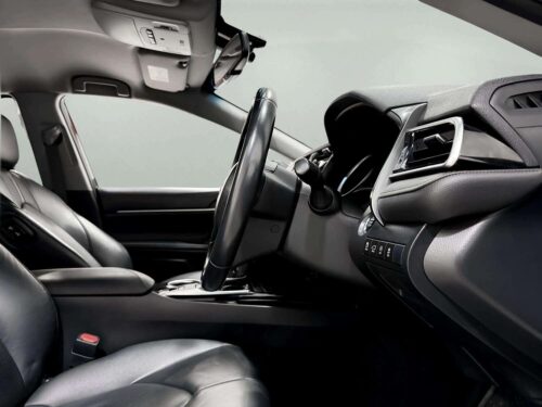 2020-toyota-camry-2-0-g-1p3063-slide-thumbnail-10