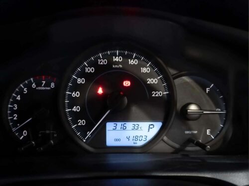 2025-toyota-yaris-1-2-sport-1p3065-slide-thumbnail-11