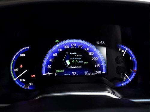 2022-toyota-corolla-altis-1-8-hybrid-premium-1a0128-slide-thumbnail-11